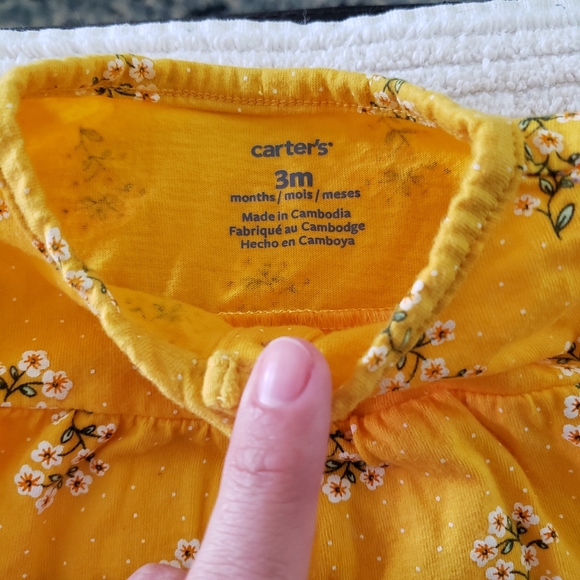 Carter's onsie - Picture 2 of 3